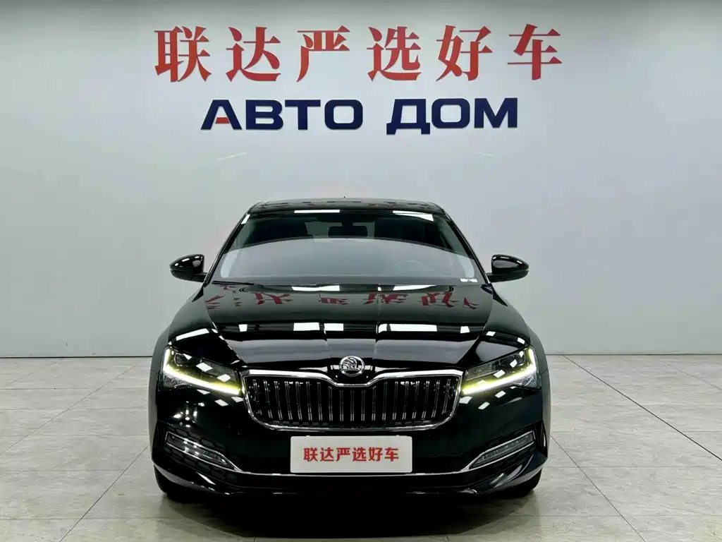 Skoda Superb — фото 2