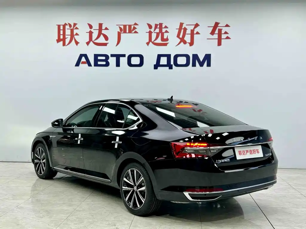Skoda Superb — фото 4