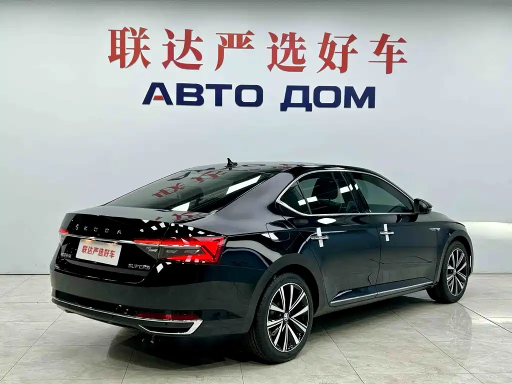 Skoda Superb — фото 6