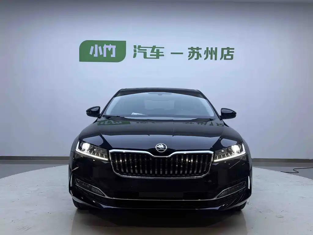 Skoda Superb — фото 2