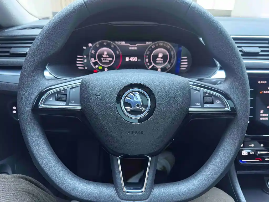 Skoda Superb — фото 13