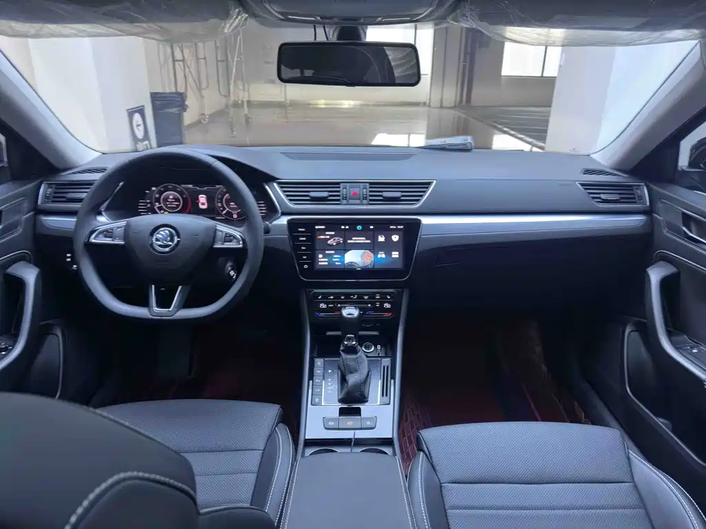 Skoda Superb — фото 20