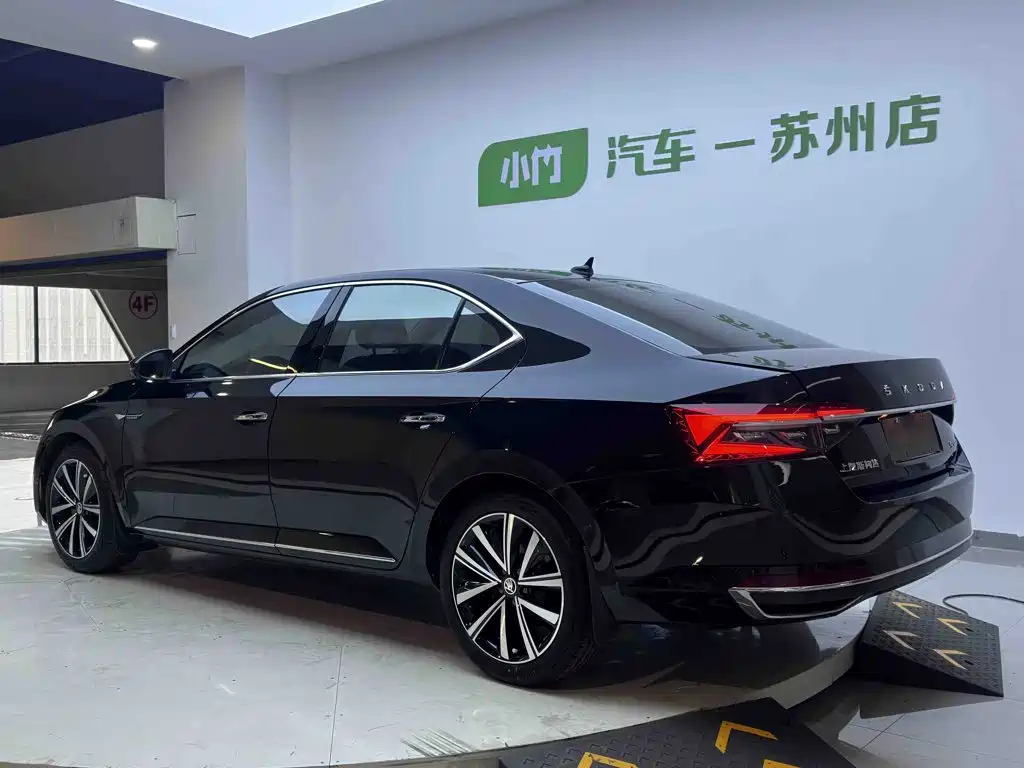 Skoda Superb — фото 4