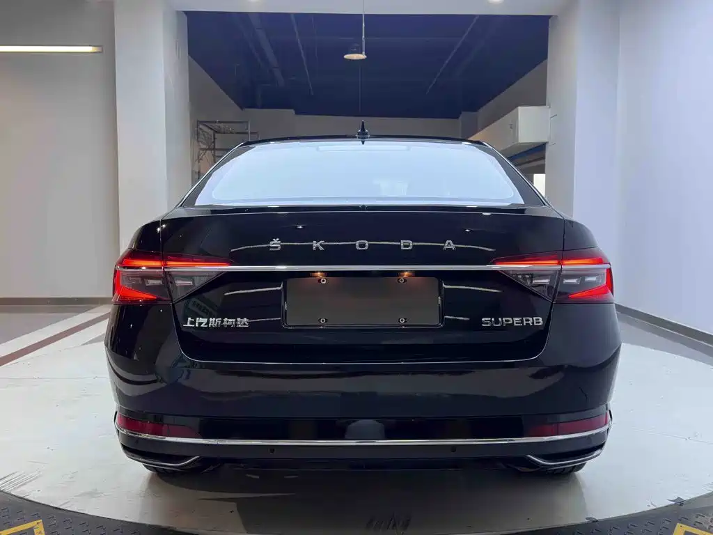 Skoda Superb — фото 5