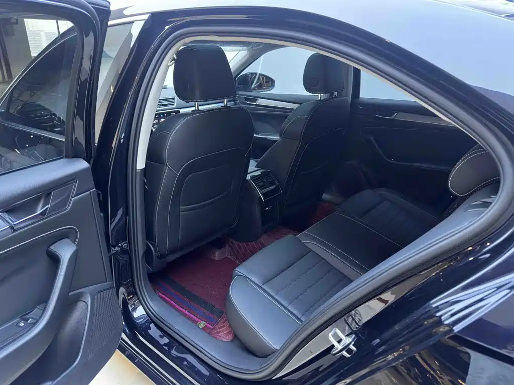Skoda Superb — фото 10