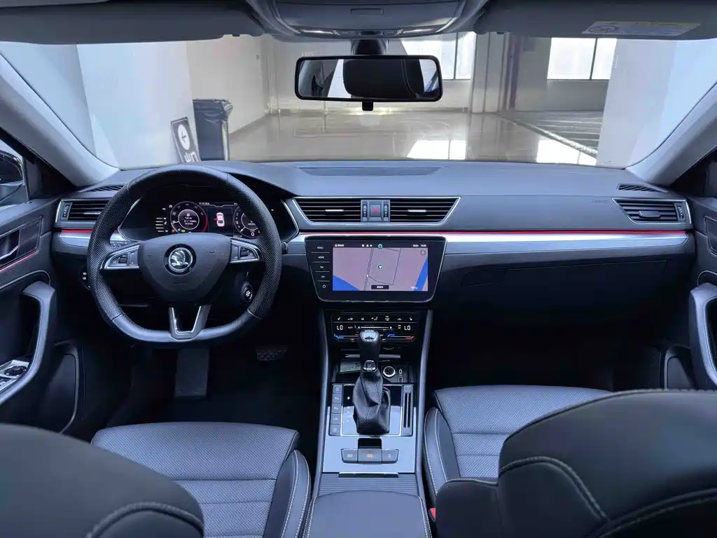 Skoda Superb — фото 20