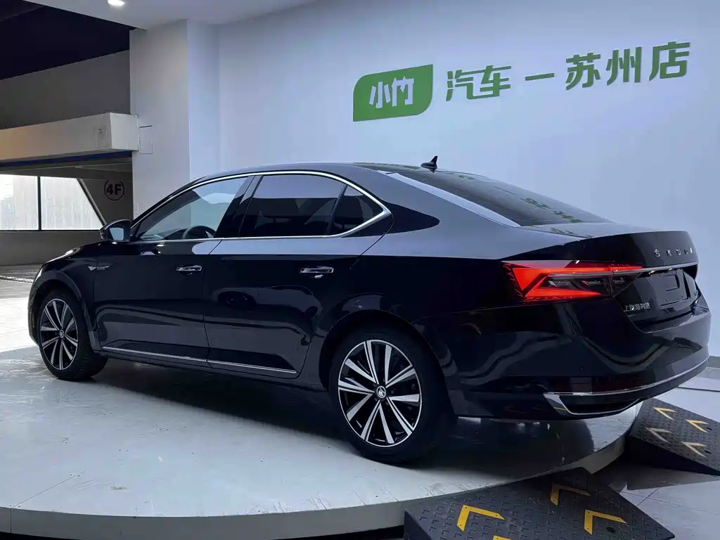 Skoda Superb — фото 4