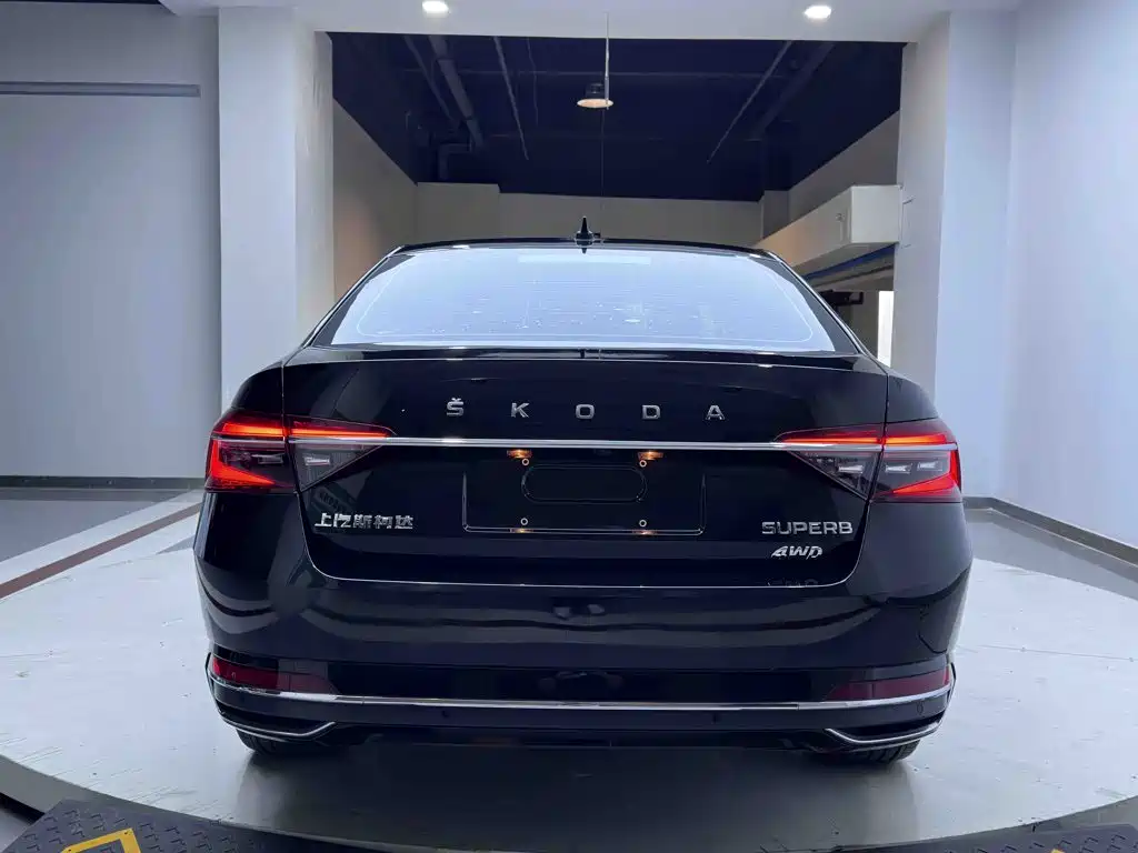 Skoda Superb — фото 5