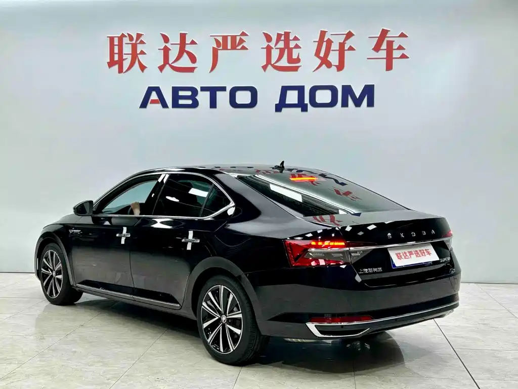 Skoda Superb — фото 4