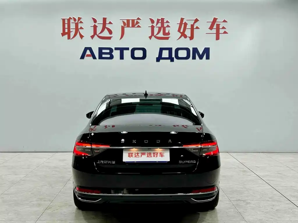 Skoda Superb — фото 5