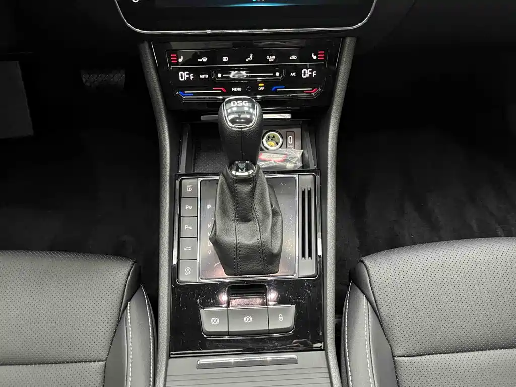 Skoda Superb — фото 10