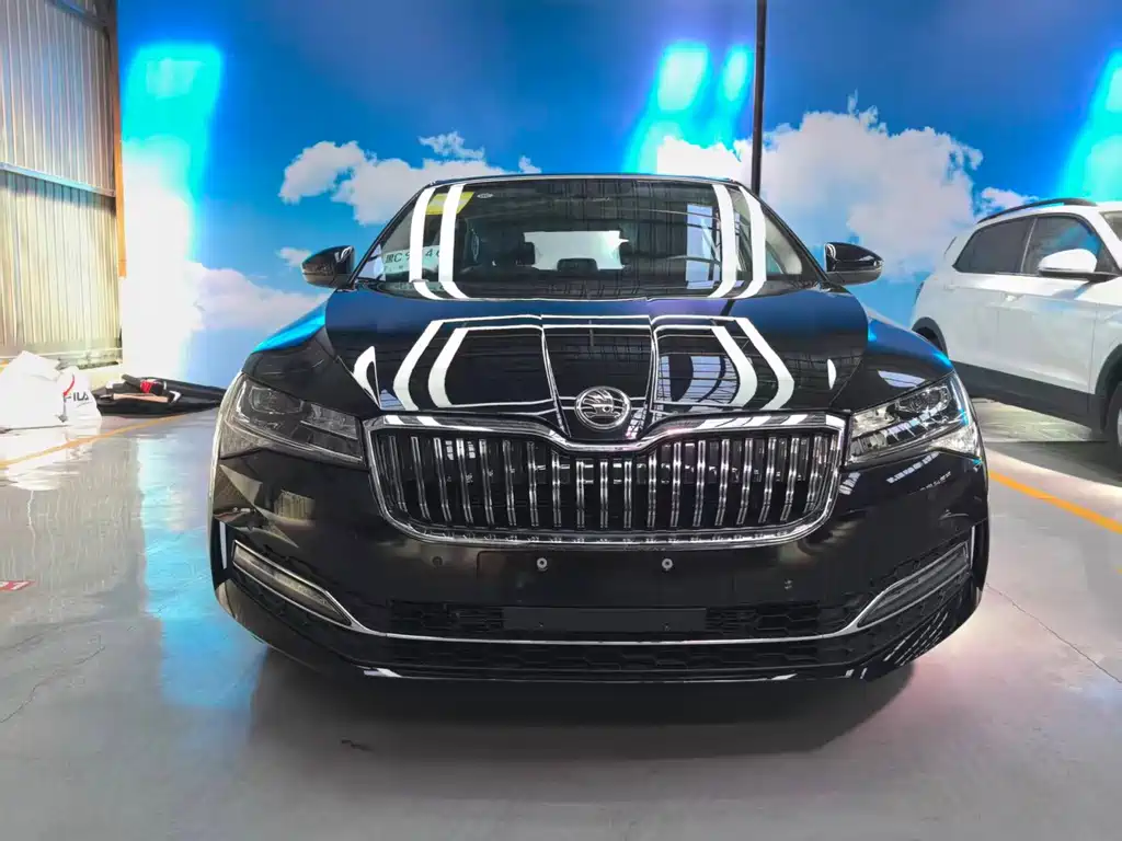 Skoda Superb — фото 2