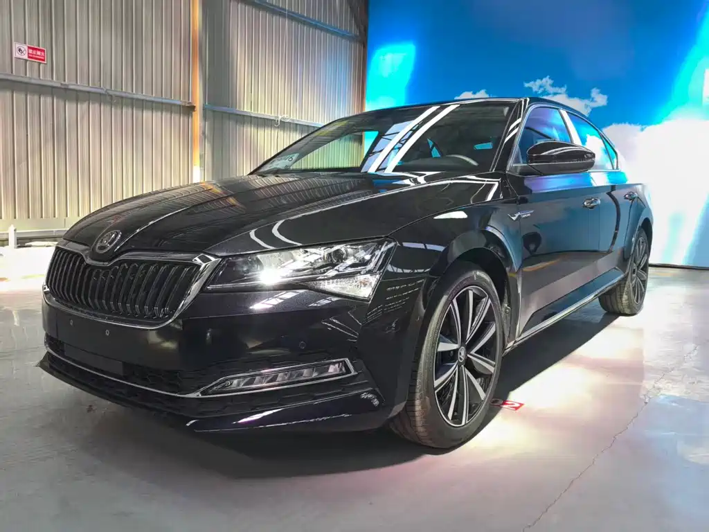 Skoda Superb — фото 3