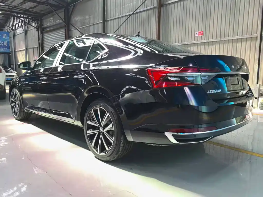 Skoda Superb — фото 4