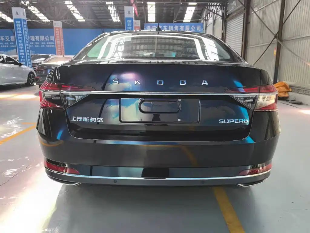 Skoda Superb — фото 5