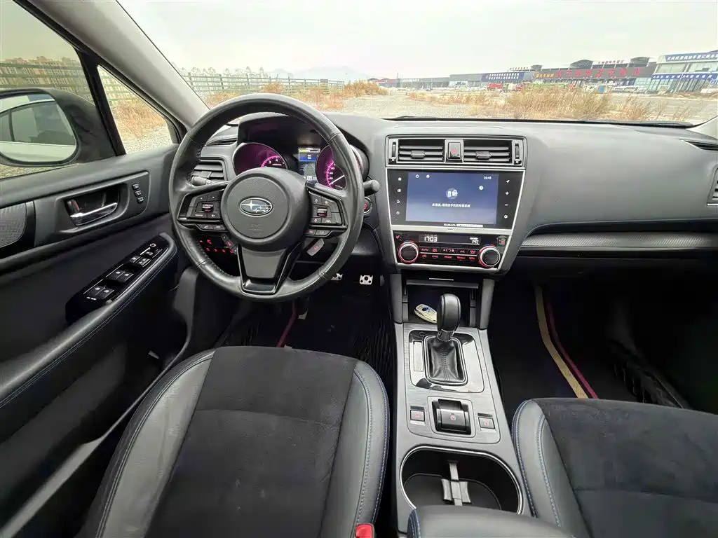 Subaru Legacy — фото 9