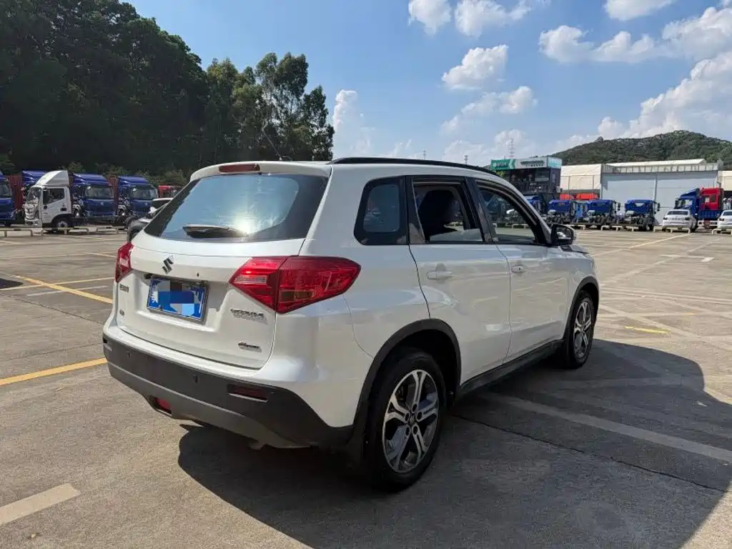 Suzuki Vitara — фото 7