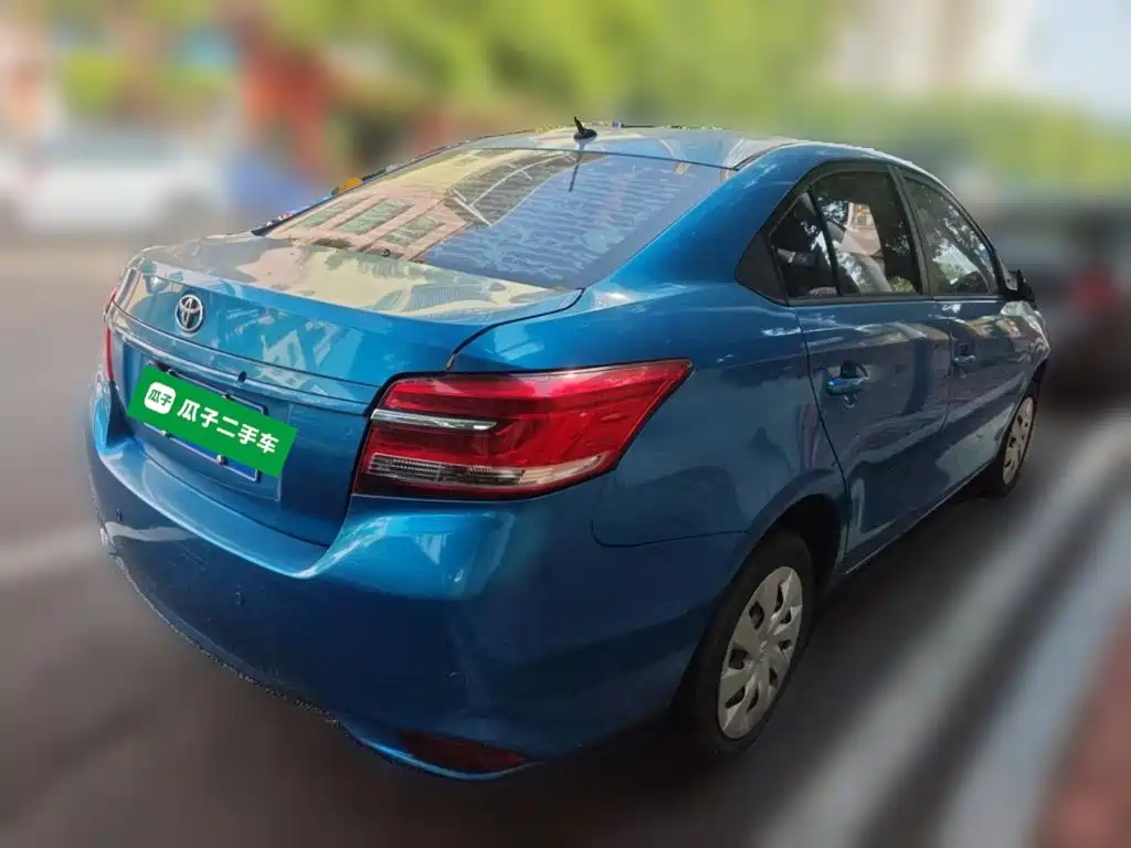 Toyota Vios — фото 4