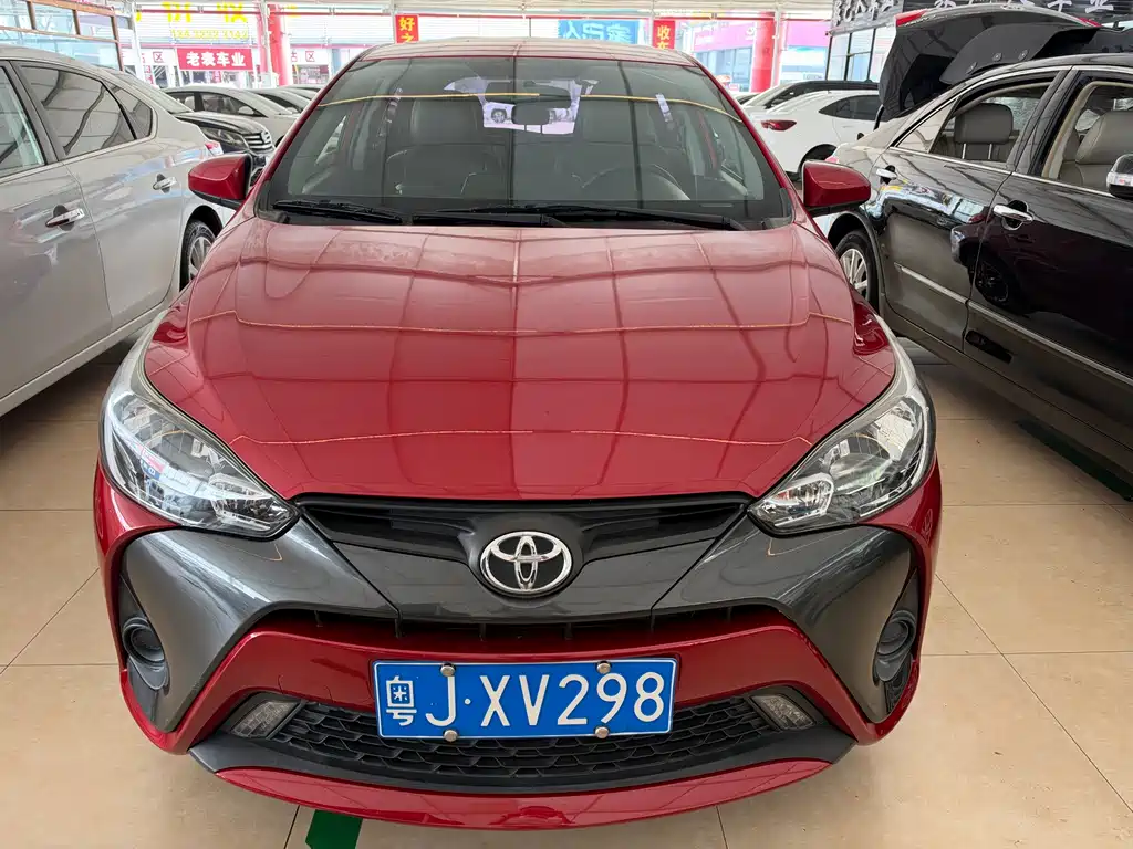Toyota Yaris L — фото 3
