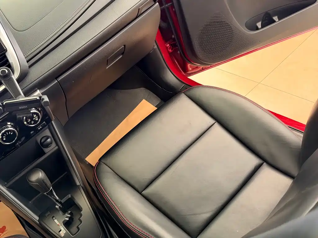 Toyota Yaris L — фото 29
