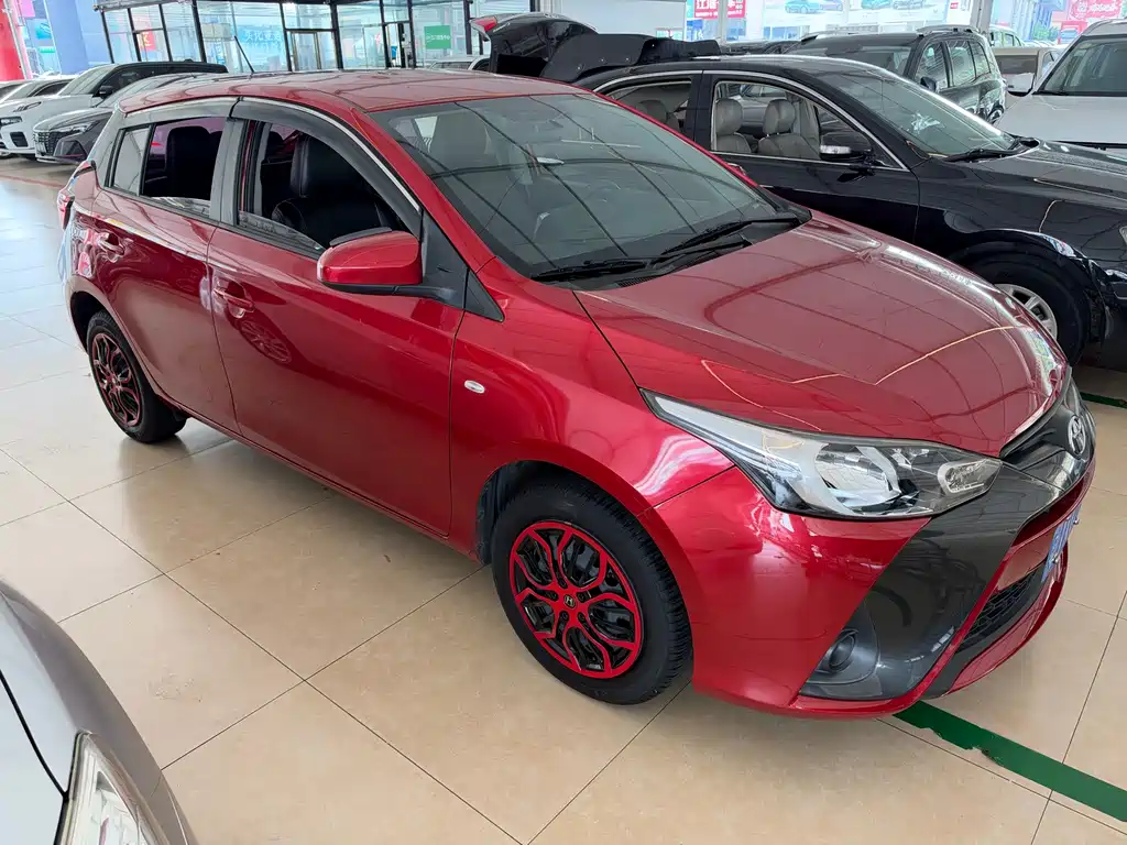 Toyota Yaris L — фото 6