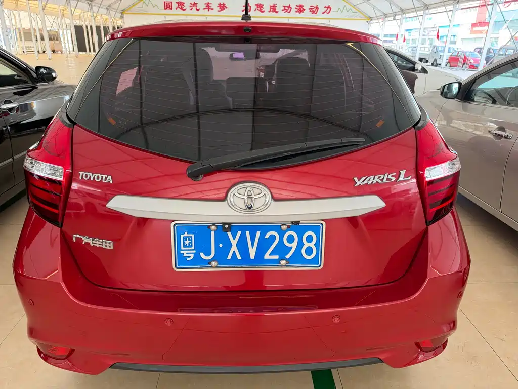 Toyota Yaris L — фото 9
