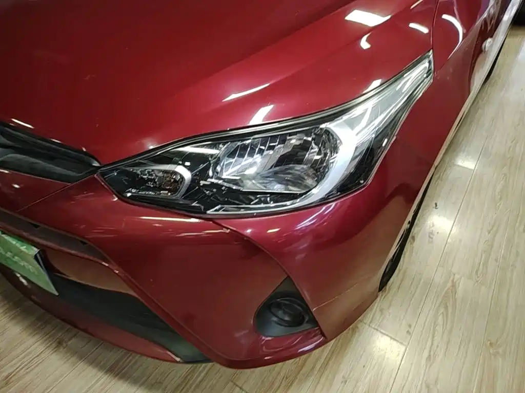 Toyota Yaris L — фото 23