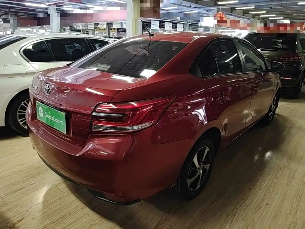 Toyota Yaris L — фото 6