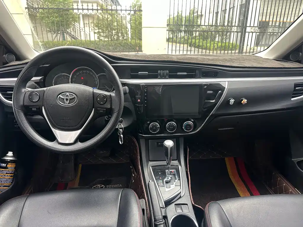 Toyota Corolla — фото 9