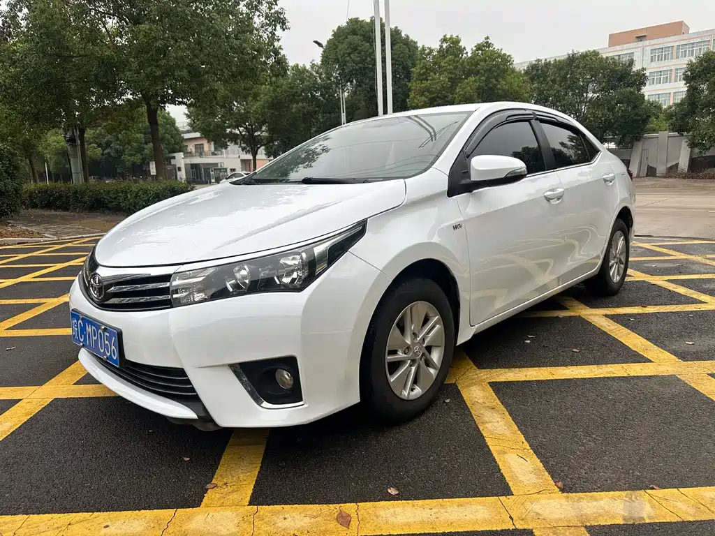 Toyota Corolla — фото 1