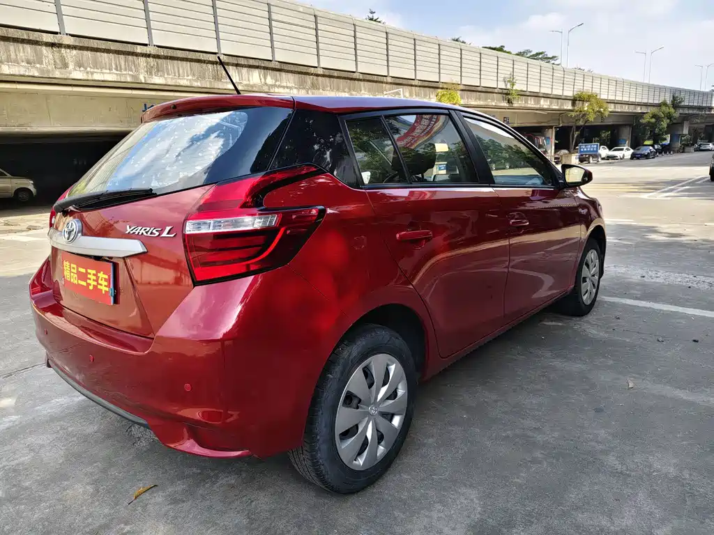 Toyota Yaris L — фото 6