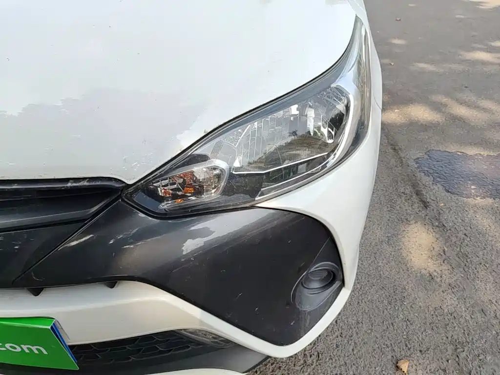 Toyota Yaris L — фото 23