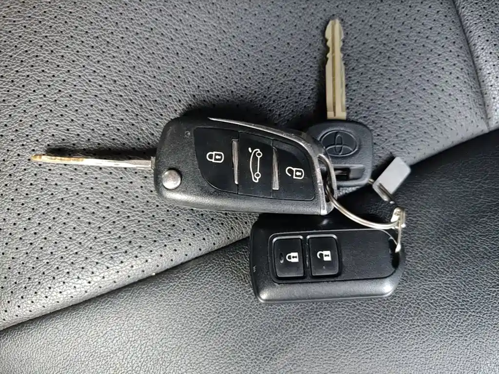 Toyota Yaris L — фото 8