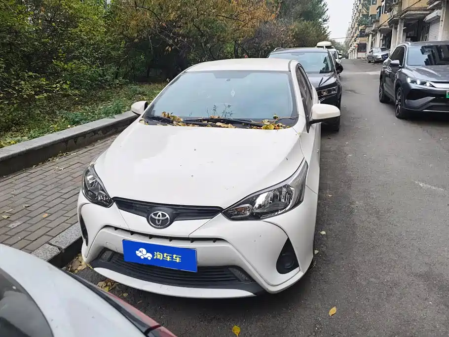 Toyota Yaris L — фото 2