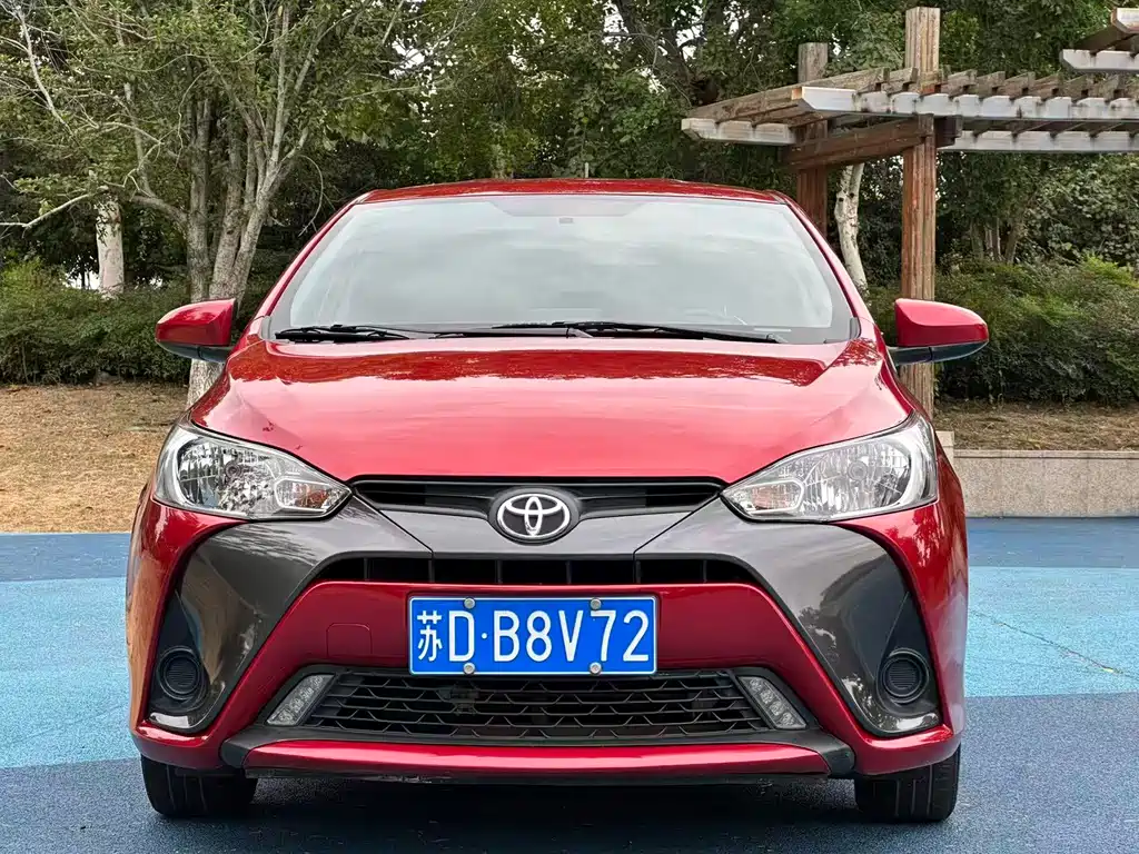 Toyota Yaris L — фото 2