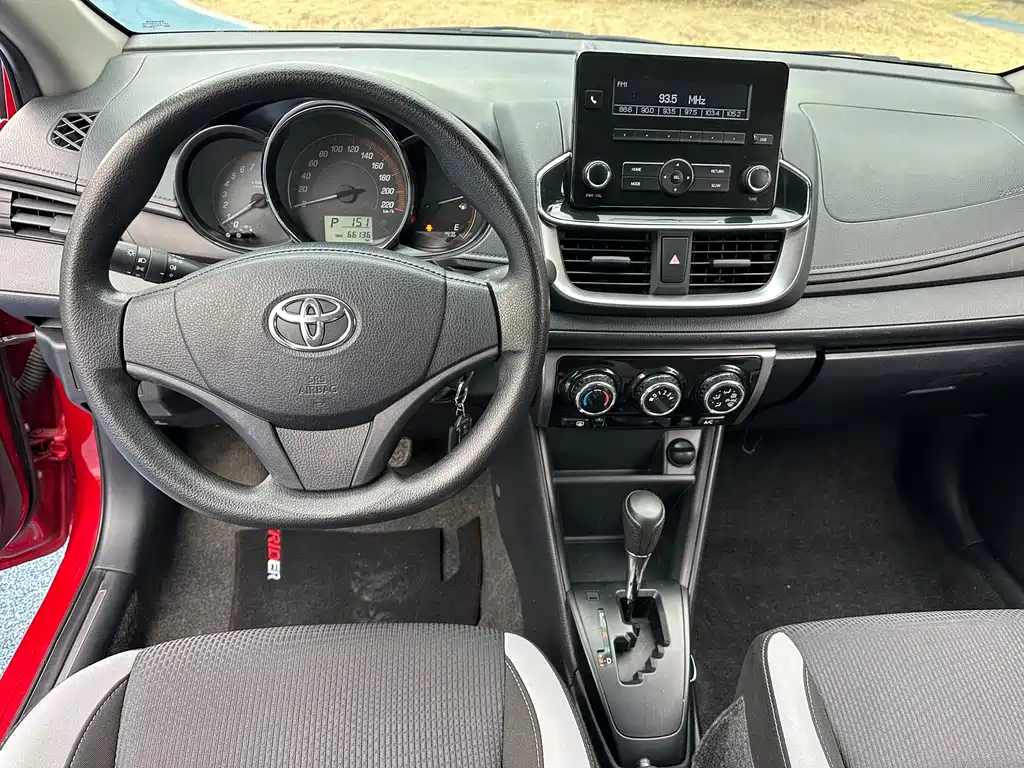 Toyota Yaris L — фото 6