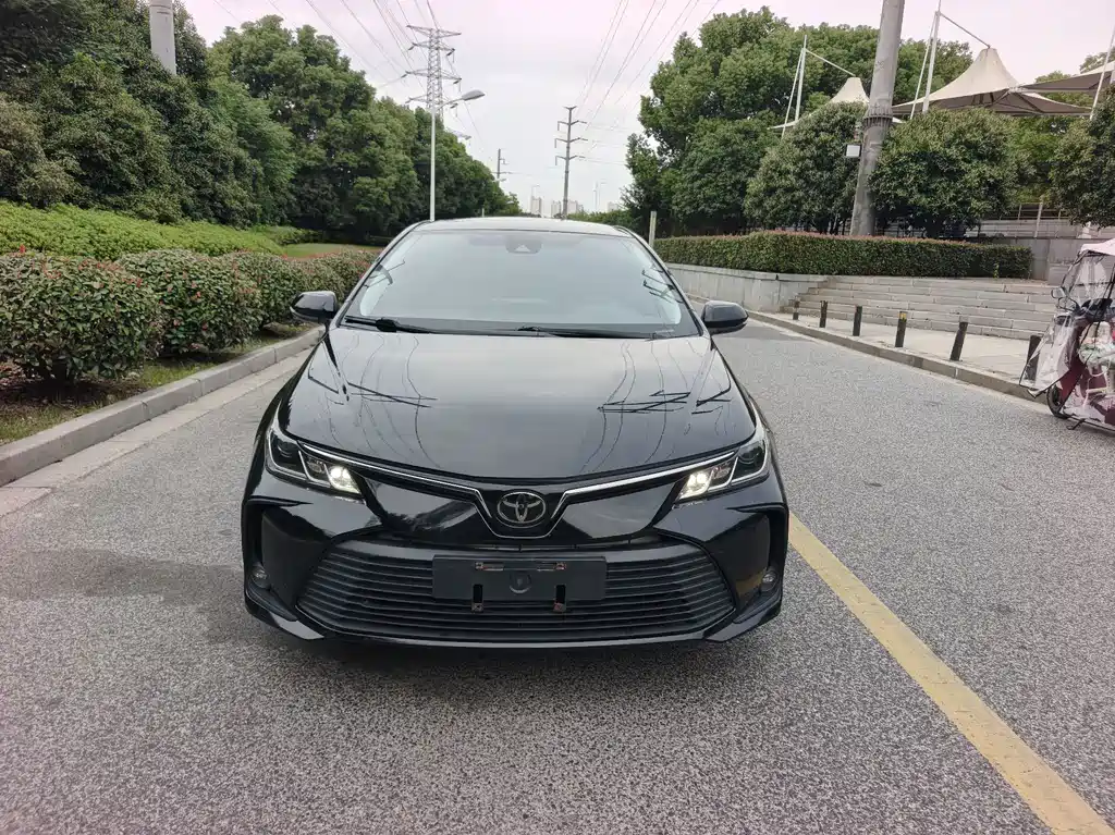 Toyota Corolla — фото 2