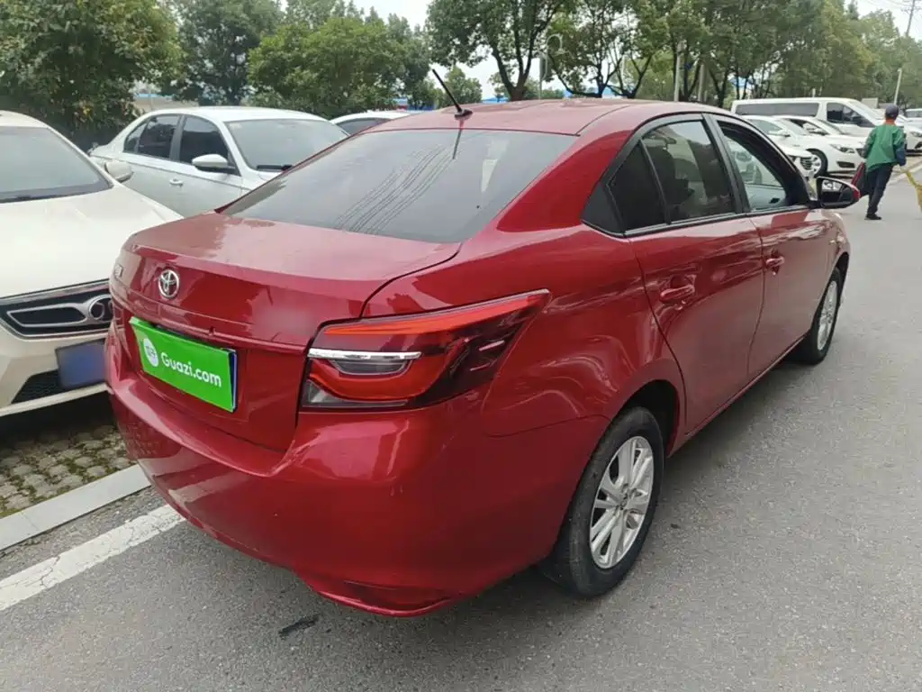 Toyota Vios — фото 6