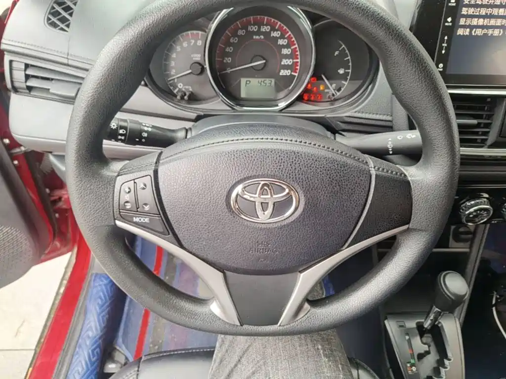 Toyota Vios — фото 10