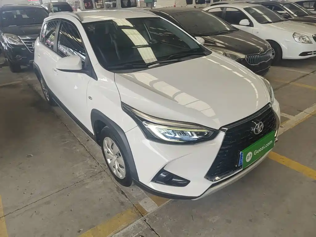 Toyota Yaris L — фото 3
