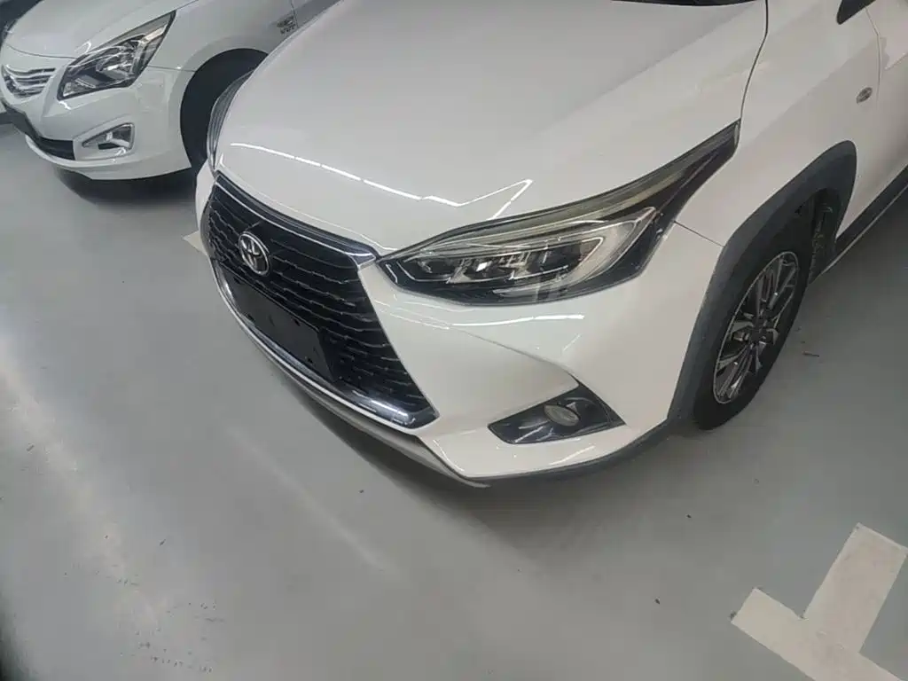 Toyota Yaris L — фото 23