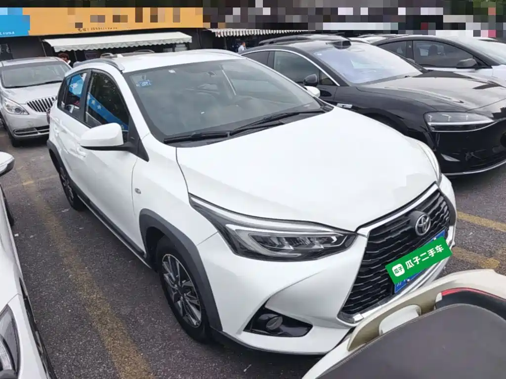 Toyota Yaris L — фото 3