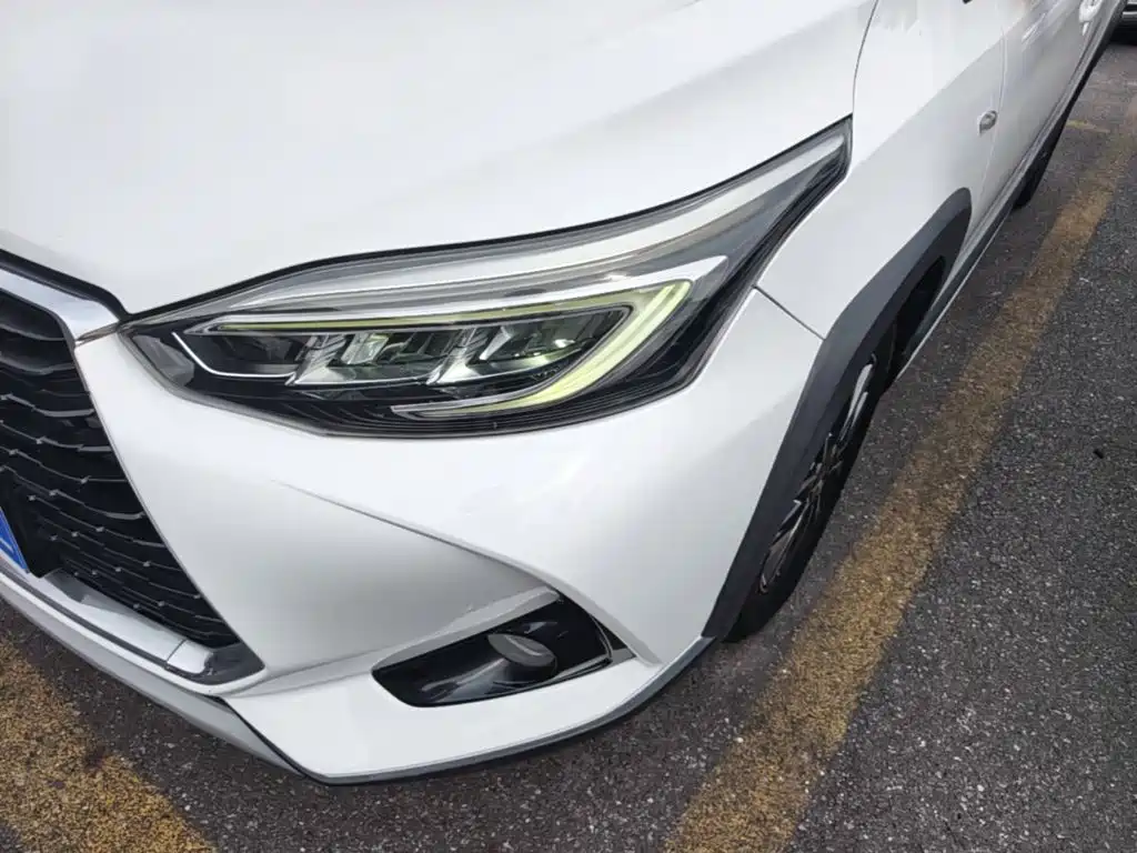 Toyota Yaris L — фото 23