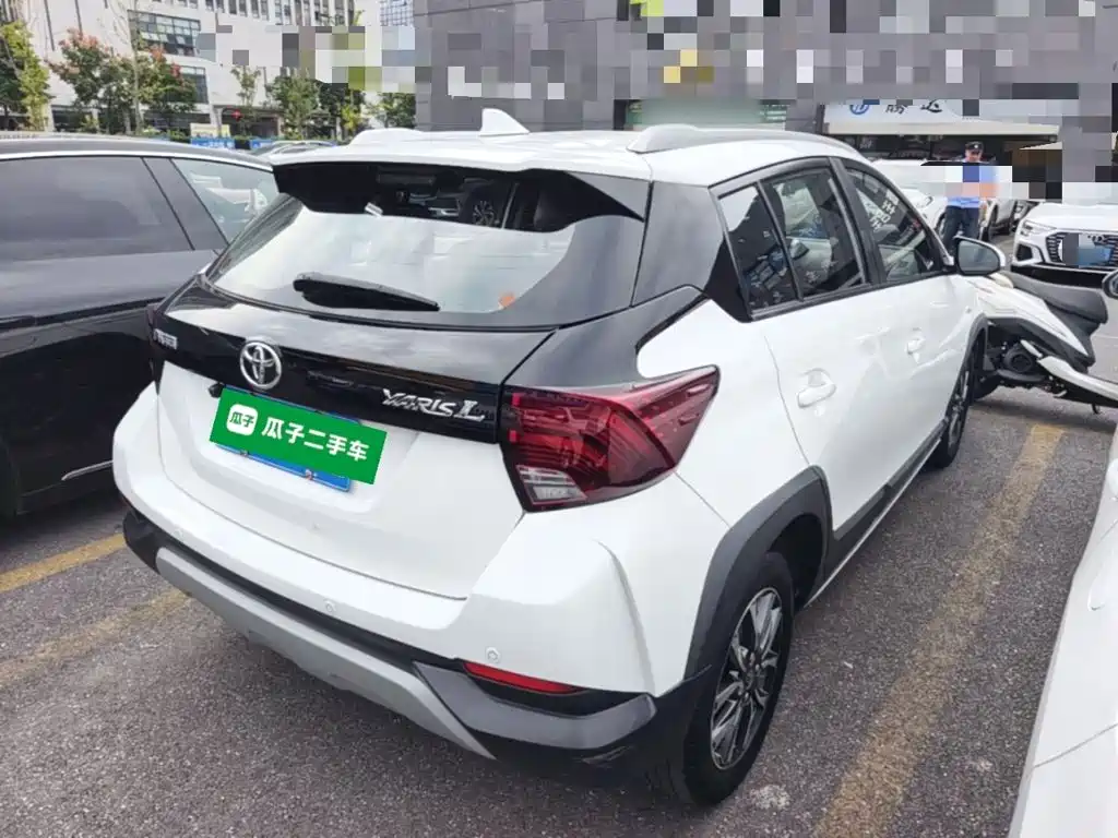 Toyota Yaris L — фото 6