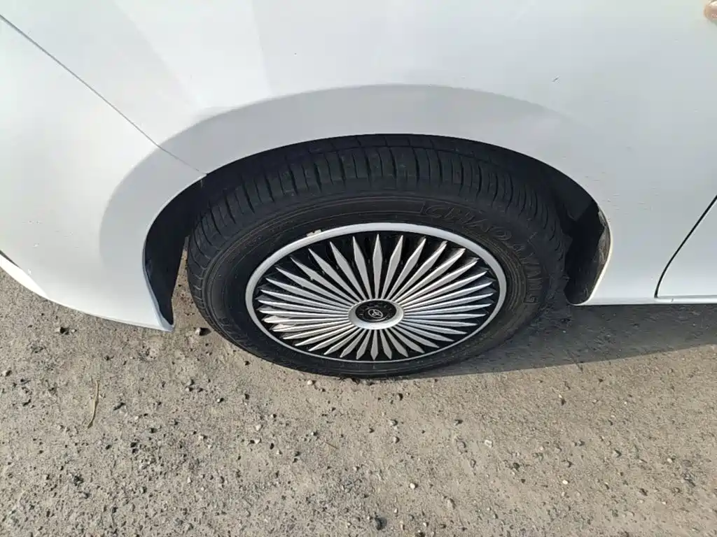 Toyota Yaris L — фото 22
