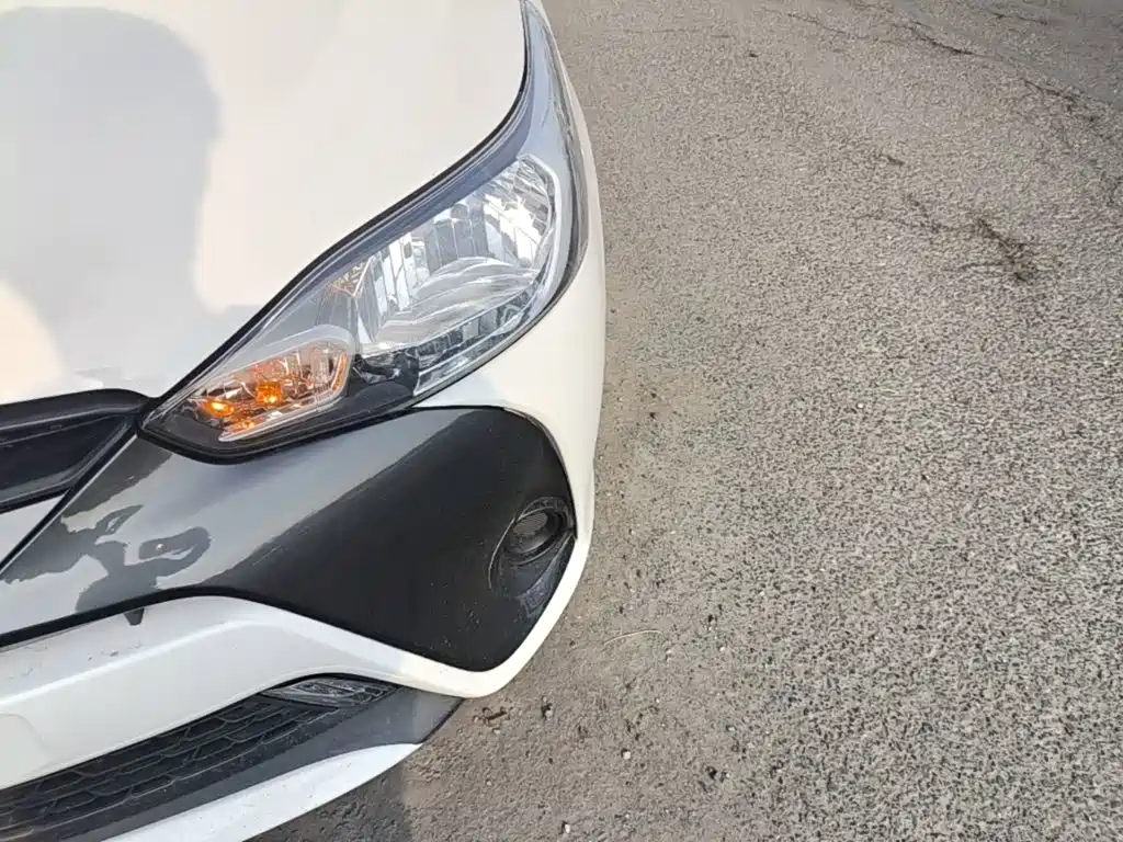 Toyota Yaris L — фото 23