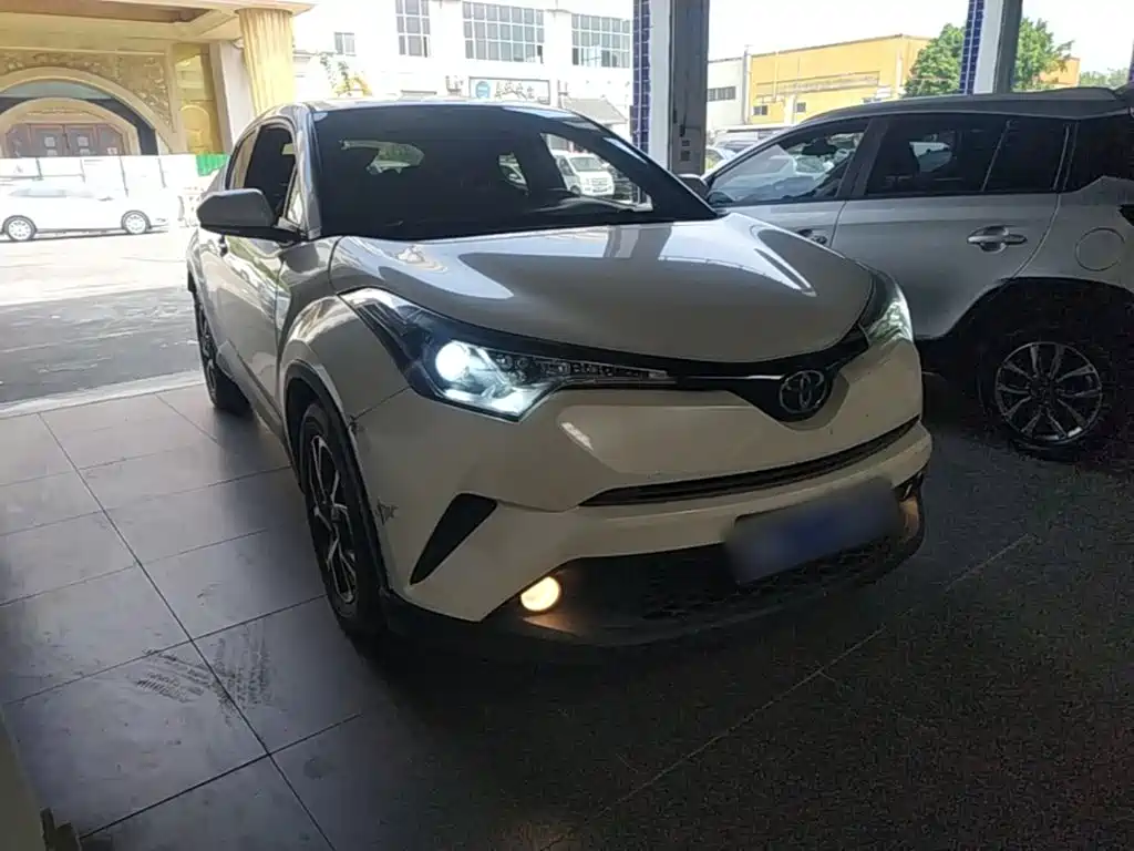 Toyota C-HR — фото 3