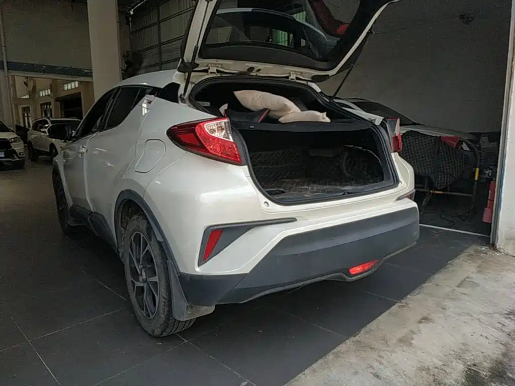 Toyota C-HR — фото 4