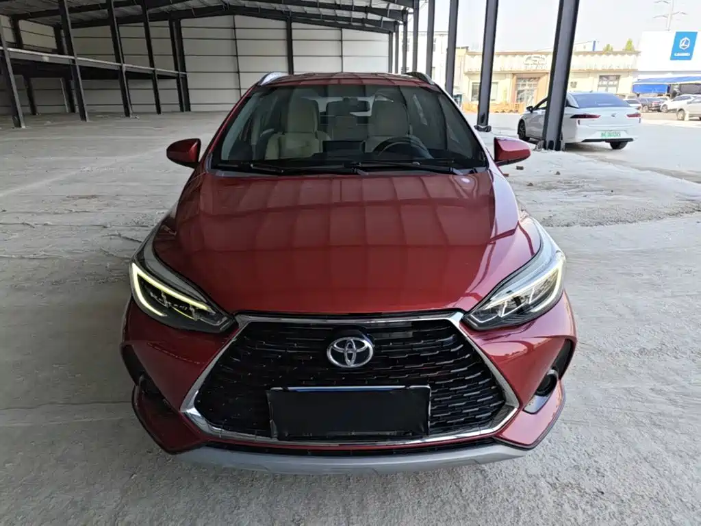 Toyota Yaris L — фото 2