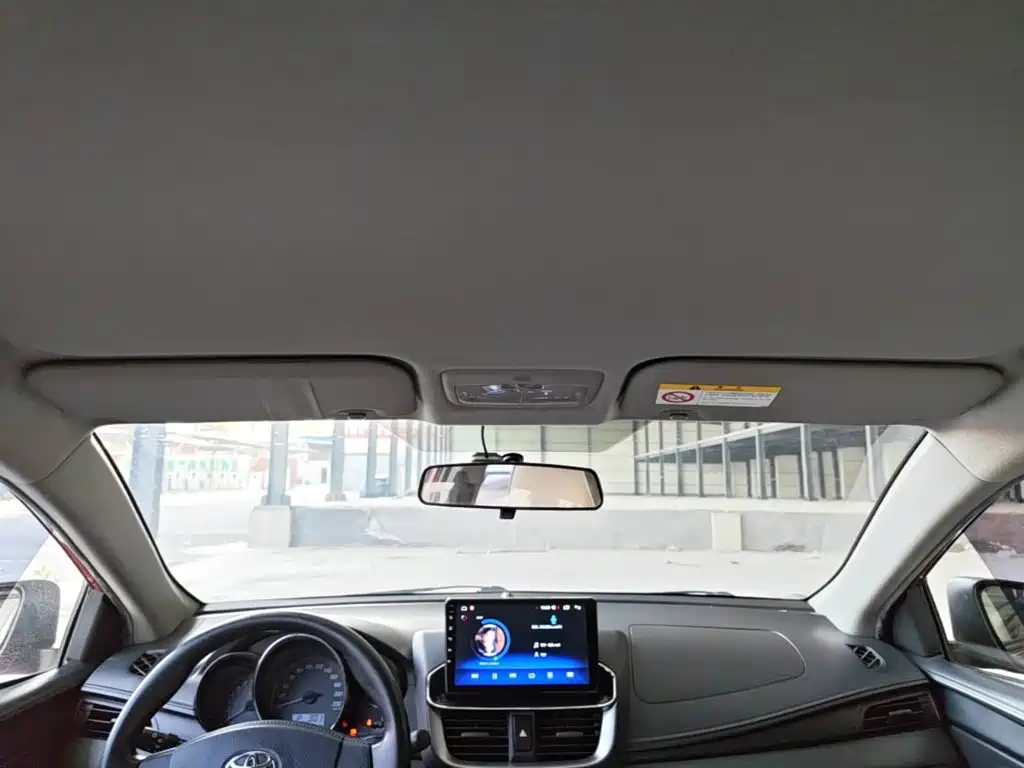Toyota Yaris L — фото 17